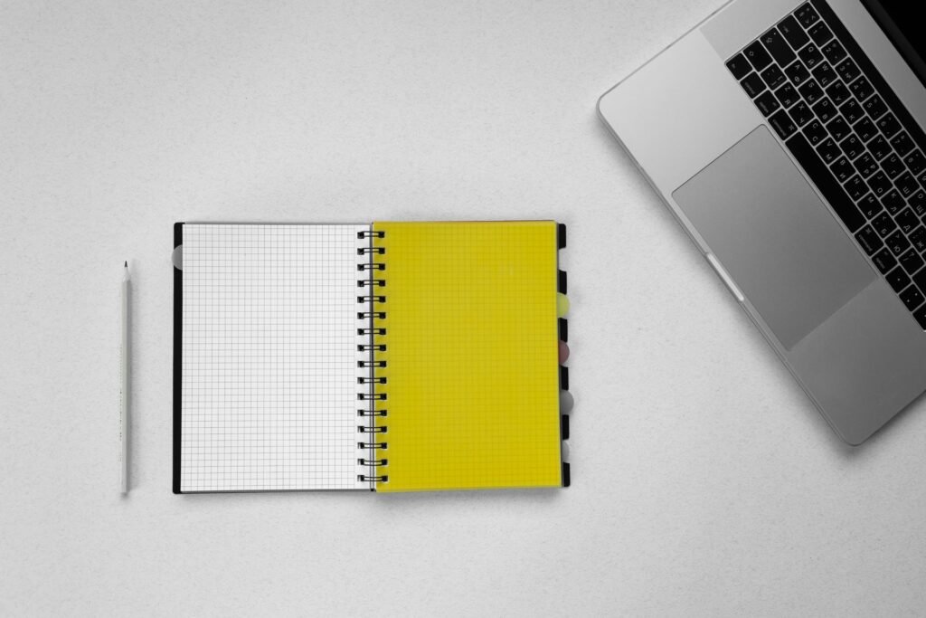 Dot Grid vs Lined Notebook: Which Page Style Fits Your Notes?